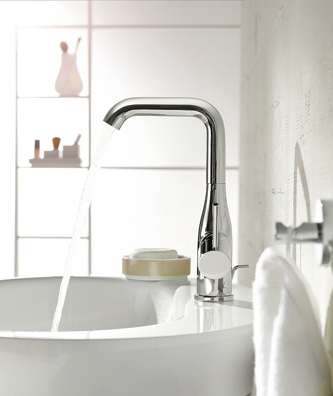 Смеситель для раковины Grohe Essence+ 32628001 Хром